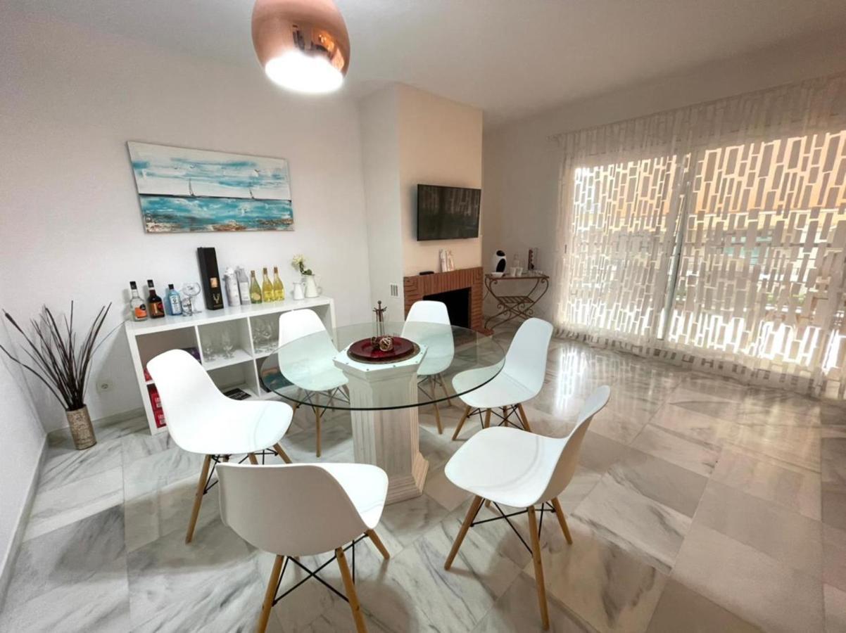 Amazing Apartment For Families Up To 6 Persons 베날마데나코스타 외부 사진