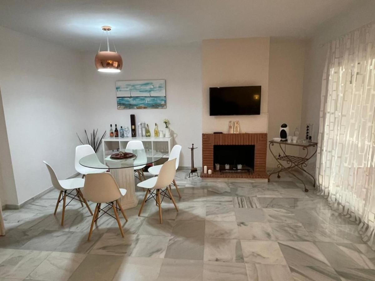 Amazing Apartment For Families Up To 6 Persons 베날마데나코스타 외부 사진