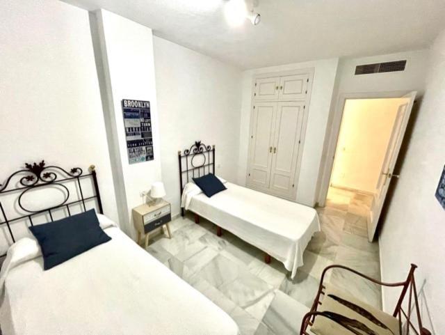 Amazing Apartment For Families Up To 6 Persons 베날마데나코스타 외부 사진